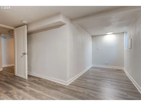 8826 Ne Webster Street Portland OR 97220