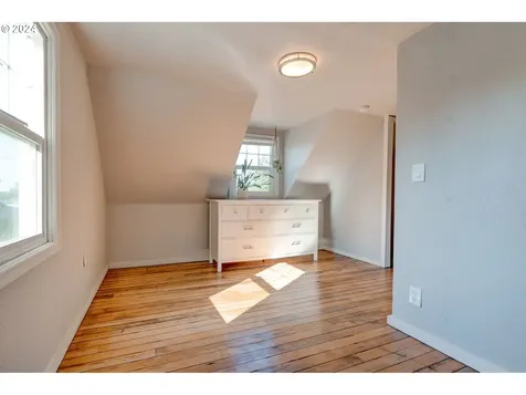 8826 Ne Webster Street Portland OR 97220
