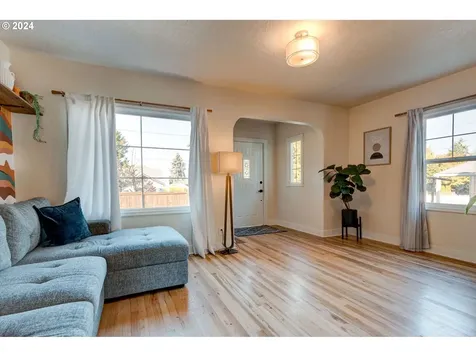8826 Ne Webster Street Portland OR 97220