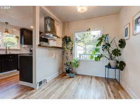 8826 Ne Webster Street Portland OR 97220