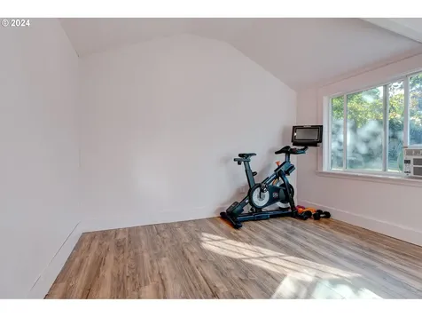 8826 Ne Webster Street Portland OR 97220