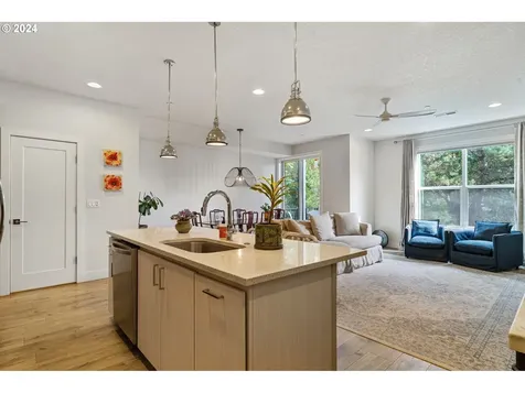 5763 SW Clay Court Portland OR 97221