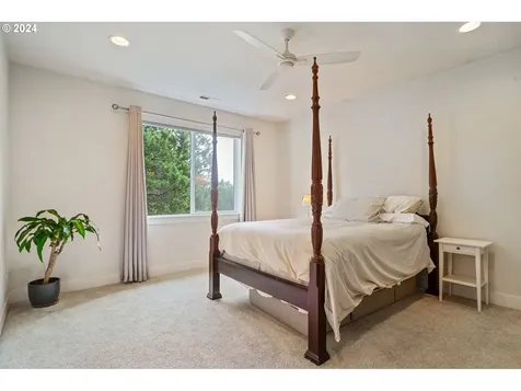 5763 SW Clay Court Portland OR 97221