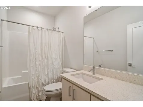 5763 SW Clay Court Portland OR 97221