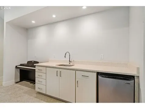 5763 SW Clay Court Portland OR 97221