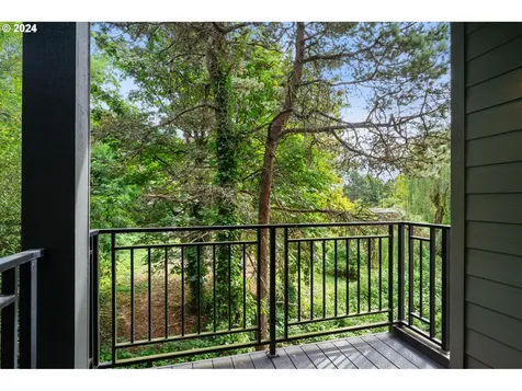 5763 SW Clay Court Portland OR 97221