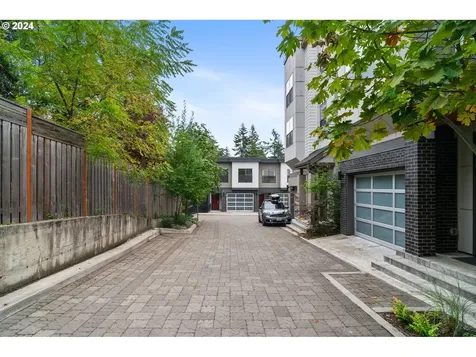 5763 SW Clay Court Portland OR 97221