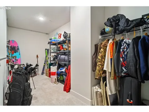 5763 SW Clay Court Portland OR 97221