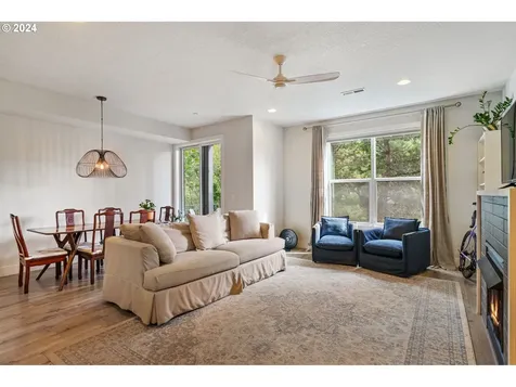 5763 SW Clay Court Portland OR 97221