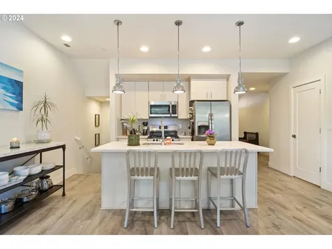 5763 SW Clay Court Portland OR 97221
