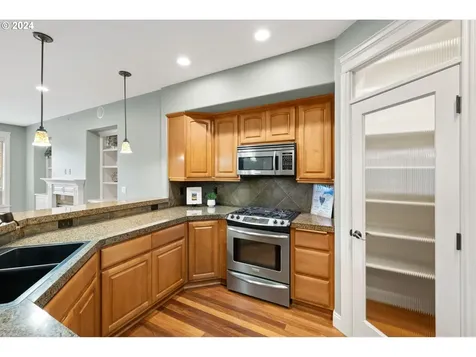 725 W U Street Washougal WA 98671