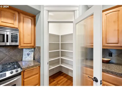 725 W U Street Washougal WA 98671