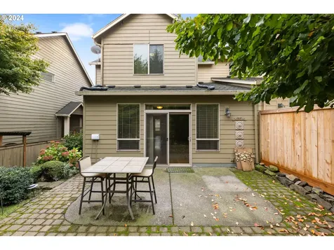 725 W U Street Washougal WA 98671