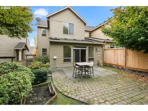 725 W U Street Washougal WA 98671