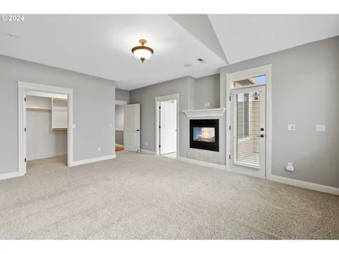 725 W U Street Washougal WA 98671