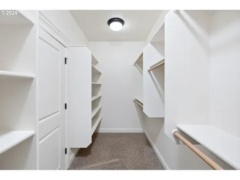 725 W U Street Washougal WA 98671
