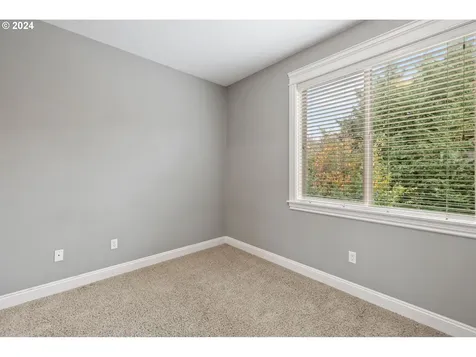 725 W U Street Washougal WA 98671