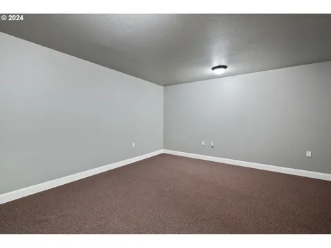 725 W U Street Washougal WA 98671