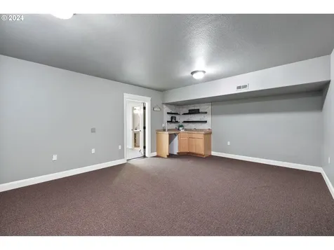 725 W U Street Washougal WA 98671
