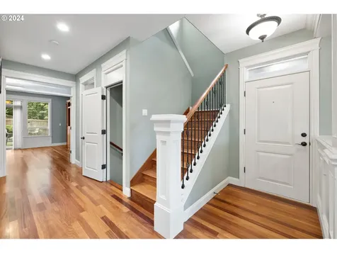 725 W U Street Washougal WA 98671