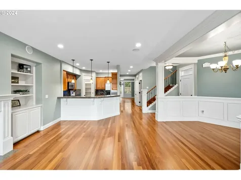 725 W U Street Washougal WA 98671