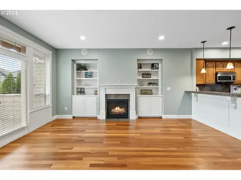 725 W U Street Washougal WA 98671