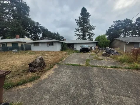 955 Donna Lynn Way Gladstone OR 97027