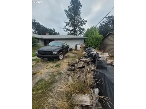 955 Donna Lynn Way Gladstone OR 97027