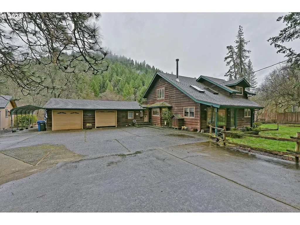 5152 W Evans Creek Road Rogue River OR 97537