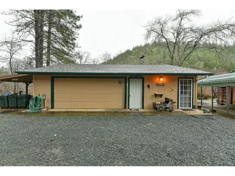 5152 W Evans Creek Road Rogue River OR 97537