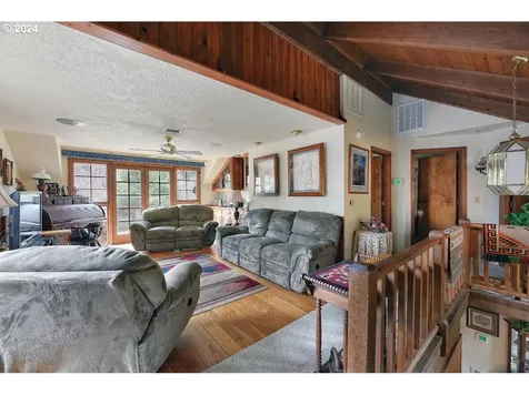 5152 W Evans Creek Road Rogue River OR 97537