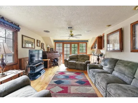 5152 W Evans Creek Road Rogue River OR 97537