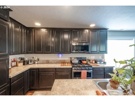 144 E Jadon Drive Lebanon OR 97355