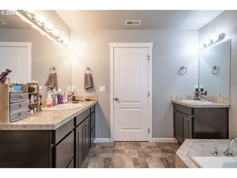 144 E Jadon Drive Lebanon OR 97355