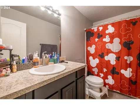 144 E Jadon Drive Lebanon OR 97355
