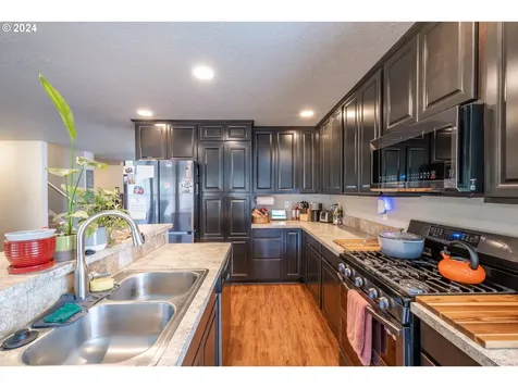 144 E Jadon Drive Lebanon OR 97355