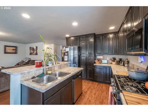 144 E Jadon Drive Lebanon OR 97355