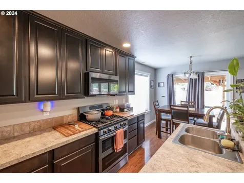 144 E Jadon Drive Lebanon OR 97355