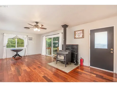 50069 Mckenzie Highway Vida OR 97488