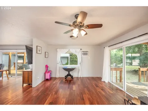 50069 Mckenzie Highway Vida OR 97488