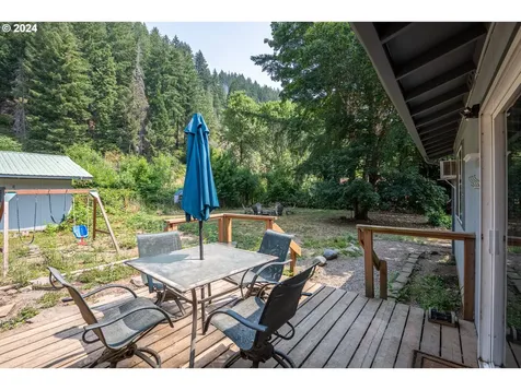 50069 Mckenzie Highway Vida OR 97488