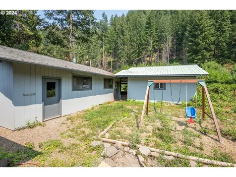 50069 Mckenzie Highway Vida OR 97488