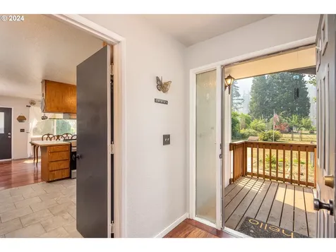 50069 Mckenzie Highway Vida OR 97488