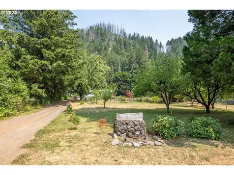 50069 Mckenzie Highway Vida OR 97488