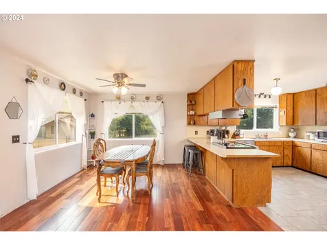 50069 Mckenzie Highway Vida OR 97488
