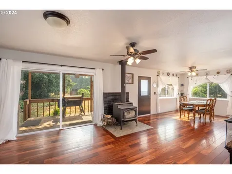 50069 Mckenzie Highway Vida OR 97488