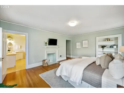 3627 NE Couch Street Portland OR 97232