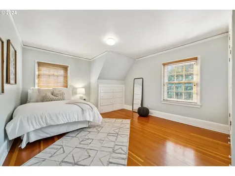 3627 NE Couch Street Portland OR 97232