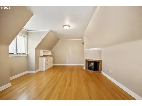 3627 NE Couch Street Portland OR 97232