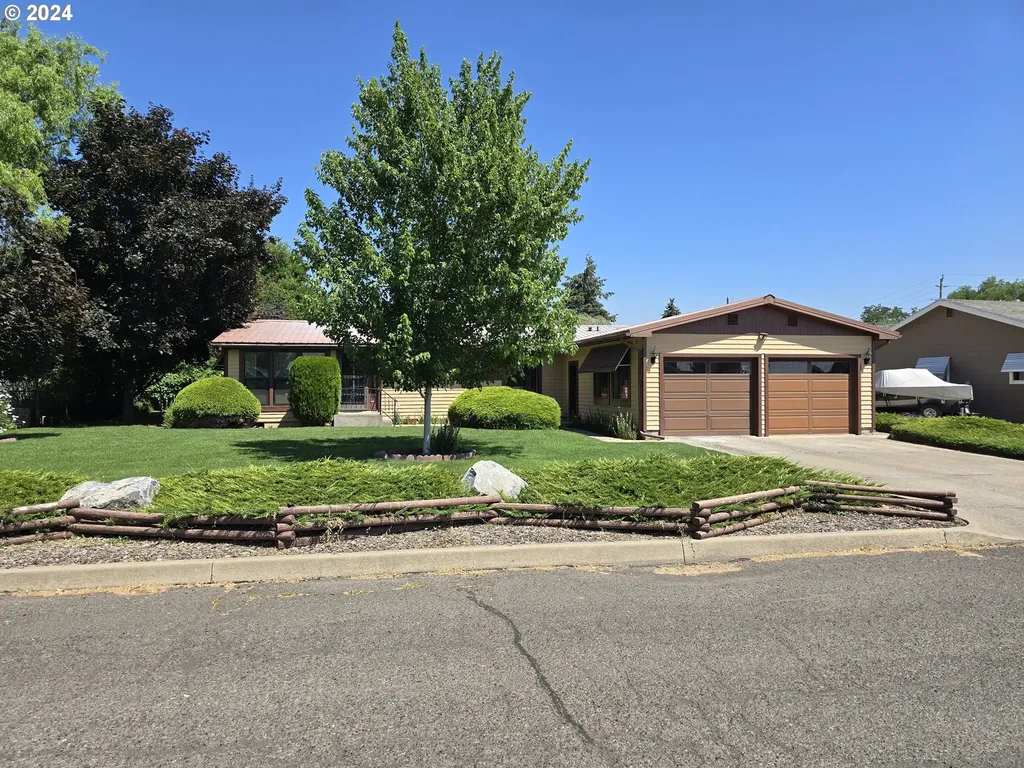 2505 Hickory Court La Grande OR 97850